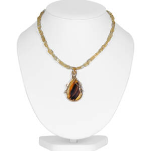 Pear shape agate on citrine beads