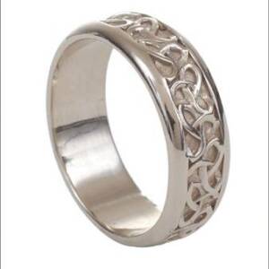 White Gold Trianglar Center Center Ring Set