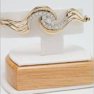 Curving Diamond Bracelet