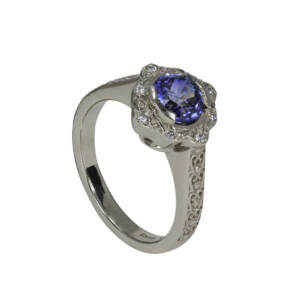 Ceylone sapphire with filigree in 14k white gold